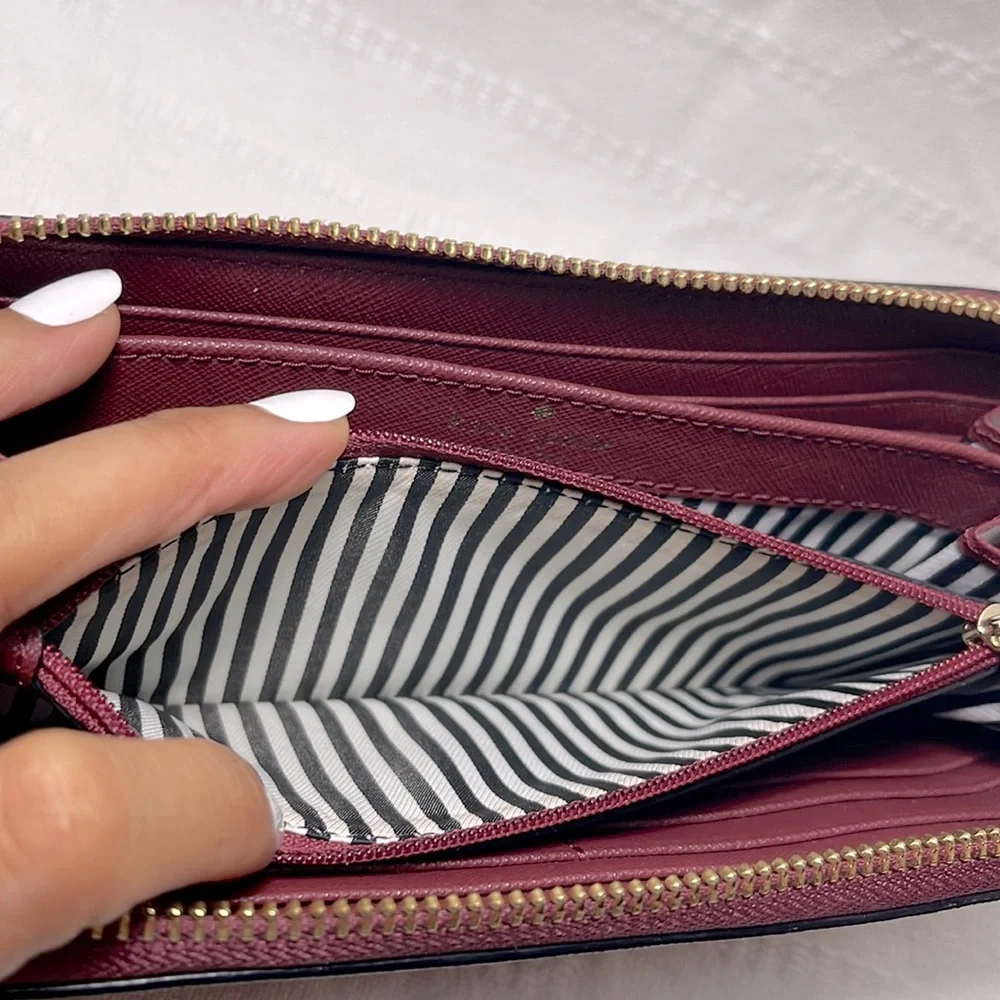 Authentic KATE SPADE ♠️ wallet - Picture 6 of 8
